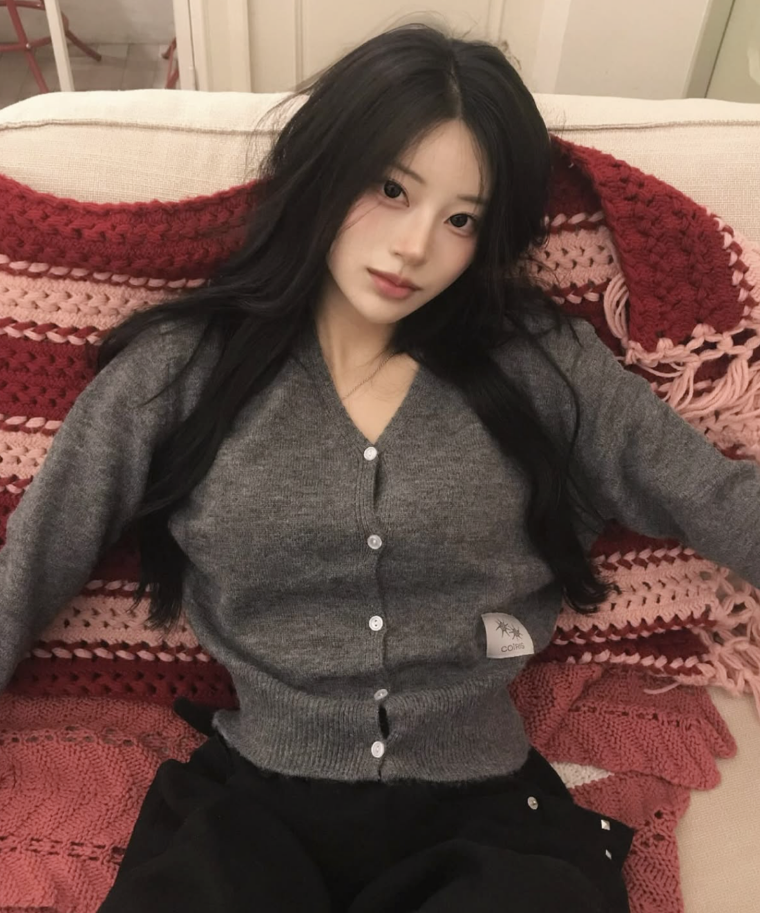 Laon V-neck Knit Cardigan (2 Colors)